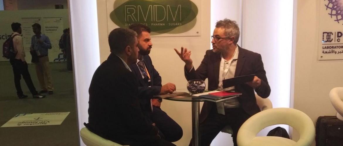 guests chatting at Medlab Middle East conference 2020